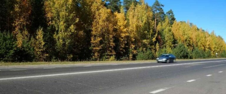 Is It Legal to Drive on the Right Shoulder 1024x427